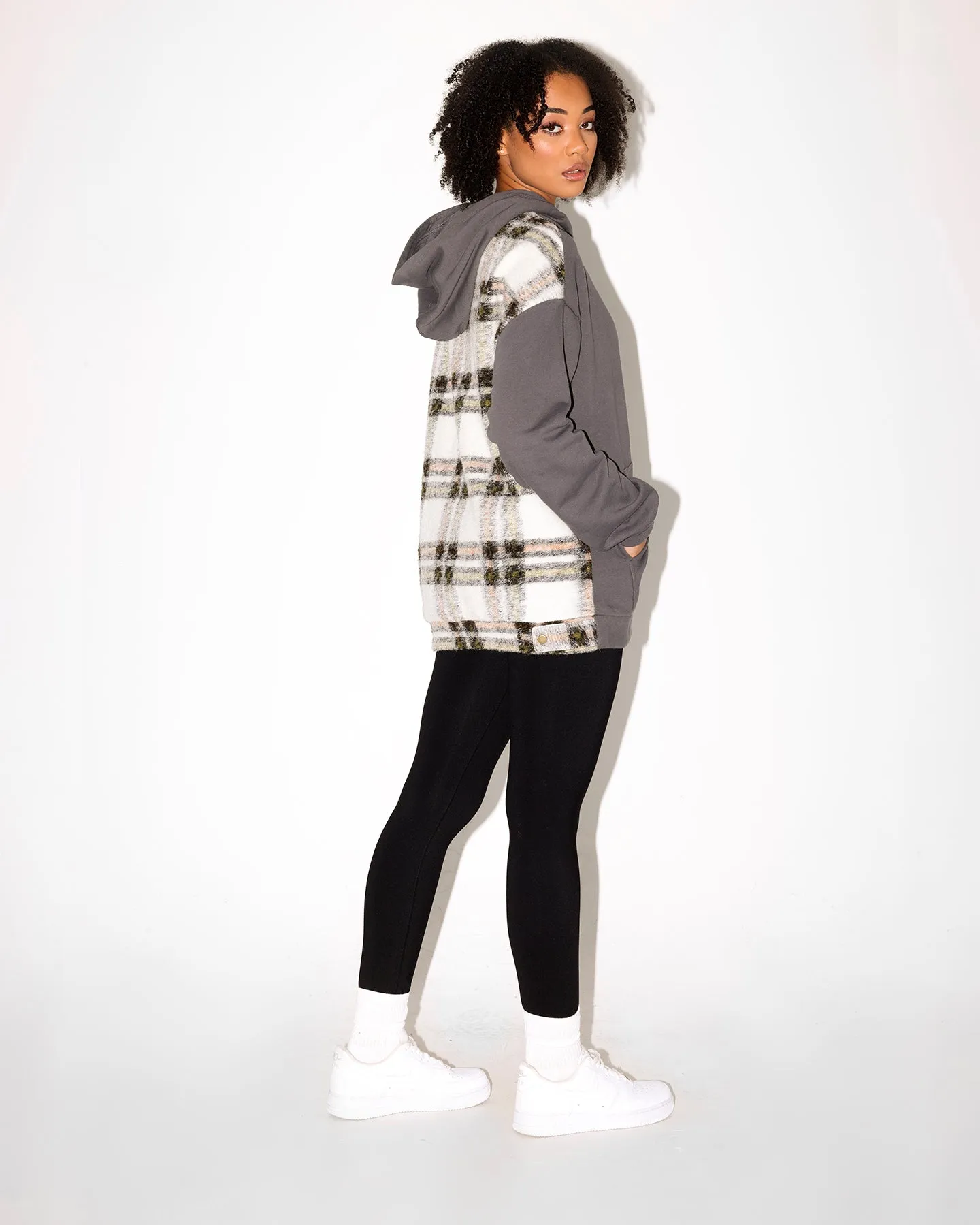 EN ES Women's Vibes Plaid Hoodie Charcoal