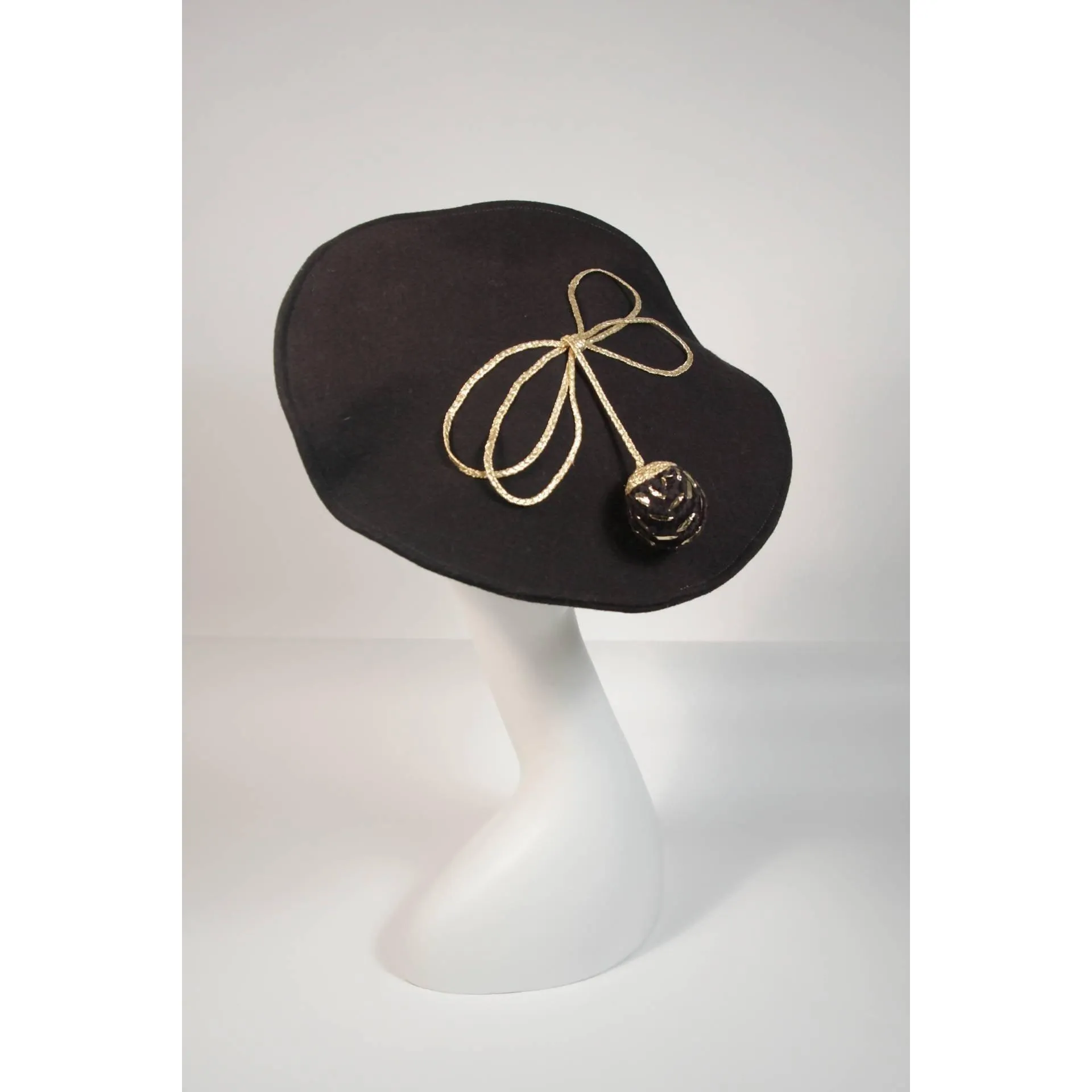 YVES SAINT LAURENT Rive Gauche Black Wool Beret with Knit Ball